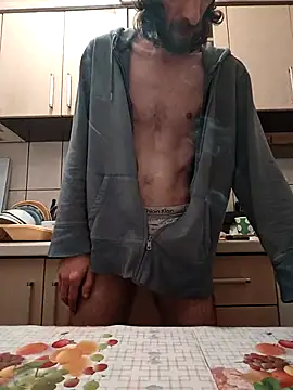 Snapshot of vulpe8400 chatting on 10-07-25, 05:37 vulpe8400 online show from 10-07-25, 05:37