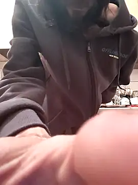 Snapshot of vulpe8400 chatting on 11-23-25, 10:31 vulpe8400 online show from 11-23-25, 10:31