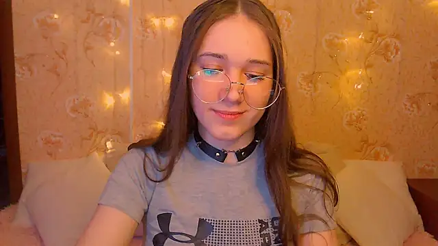 fluffy kitty  online show from 02-08-26, 09:29