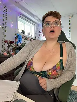 Sweetleeahxx online show from 05-30-26, 02:58
