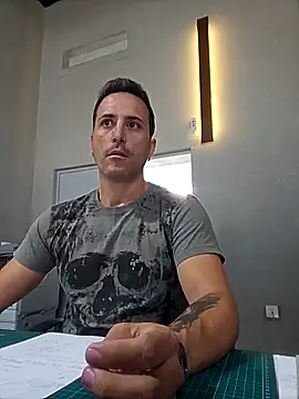 Lucas   81 online show from 10-25-25, 08:00