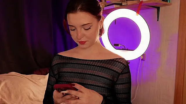 Snapshot of LisaVamp chatting on 11-29-25, 10:13 LisaVamp online show from 11-29-25, 10:13