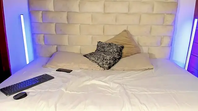 Latrellx7 online show from 02-05-26, 12:04