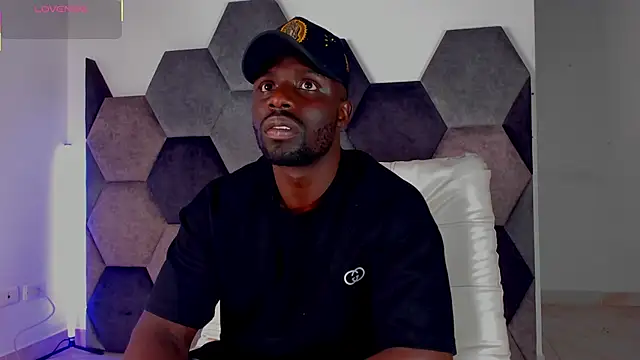 Latrellx7 online show from 04-09-26, 03:39