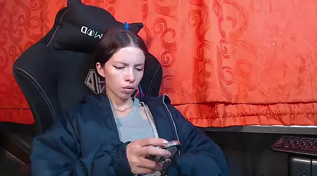 Snapshot of sweetdam12 chatting on 12-27-24, 08:50 sweetdam12 online show from 12-27-24, 08:50