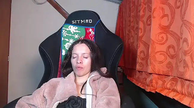 Snapshot of sweetdam12 chatting on 12-28-24, 11:26 sweetdam12 online show from 12-28-24, 11:26