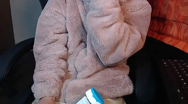 Snapshot of sweetdam12 chatting on 12-30-24, 08:25 sweetdam12 online show from 12-30-24, 08:25