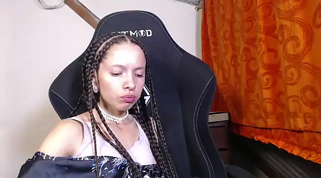 Snapshot of sweetdam12 chatting on 01-10-25, 11:18 sweetdam12 online show from 01-10-25, 11:18