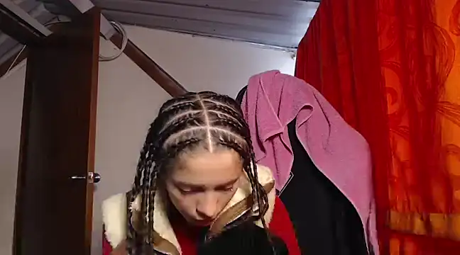 Snapshot of sweetdam12 chatting on 01-11-25, 09:04 sweetdam12 online show from 01-11-25, 09:04