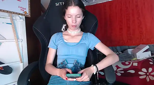 Snapshot of sweetdam12 chatting on 01-17-25, 07:27 sweetdam12 online show from 01-17-25, 07:27