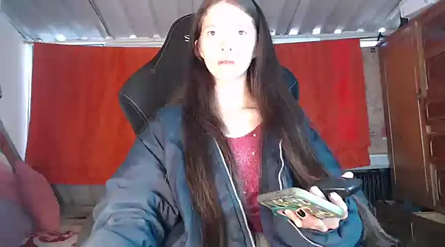 Snapshot of sweetdam12 chatting on 01-19-25, 02:06 sweetdam12 online show from 01-19-25, 02:06