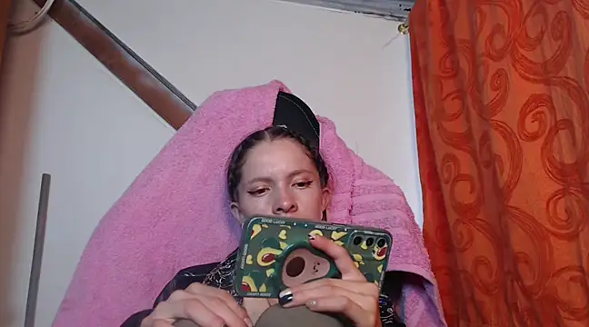 Snapshot of sweetdam12 chatting on 01-28-25, 08:15 sweetdam12 online show from 01-28-25, 08:15