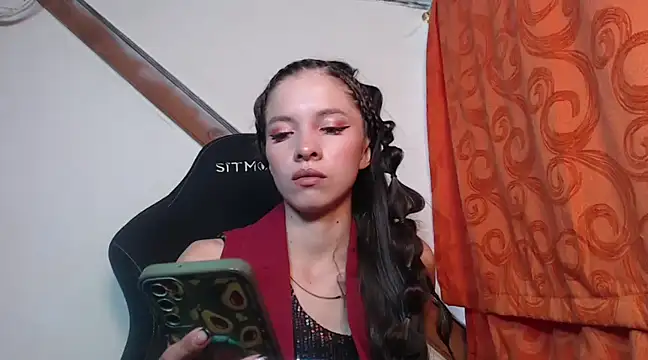 Snapshot of sweetdam12 chatting on 02-02-25, 05:15 sweetdam12 online show from 02-02-25, 05:15