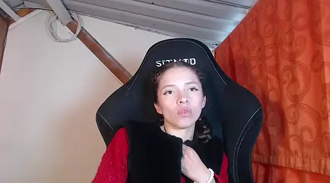 Snapshot of sweetdam12 chatting on 02-14-25, 08:05 sweetdam12 online show from 02-14-25, 08:05