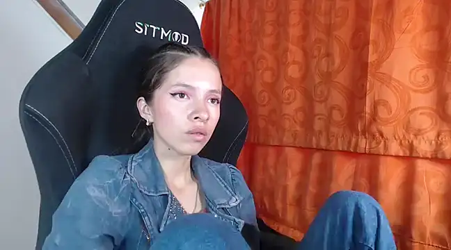 Snapshot of sweetdam12 chatting on 02-20-25, 08:25 sweetdam12 online show from 02-20-25, 08:25