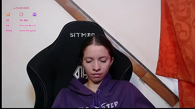 Snapshot of sweetdam12 chatting on 03-12-25, 06:33 sweetdam12 online show from 03-12-25, 06:33