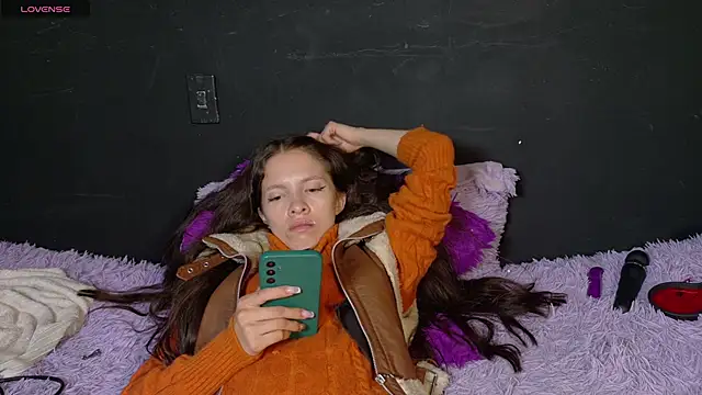 Snapshot of sweetdam12 chatting on 09-20-25, 08:43 sweetdam12 online show from 09-20-25, 08:43