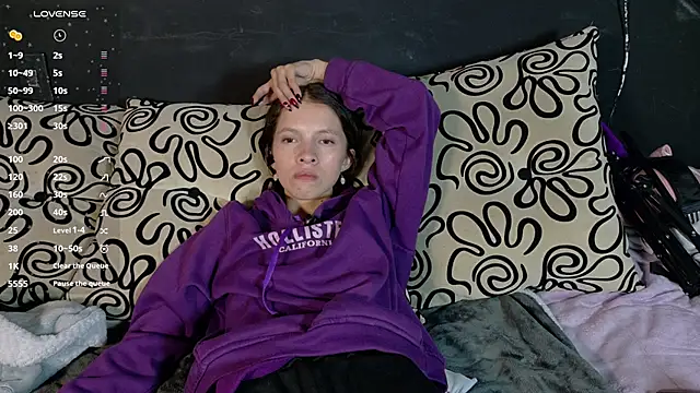 Snapshot of sweetdam12 chatting on 10-16-25, 07:48 sweetdam12 online show from 10-16-25, 07:48