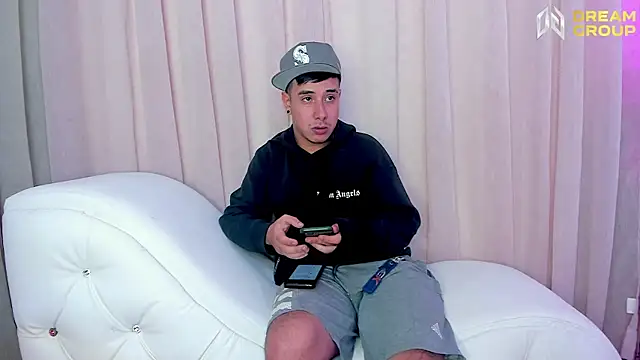 Yourslust  online show from 04-21-26, 01:42