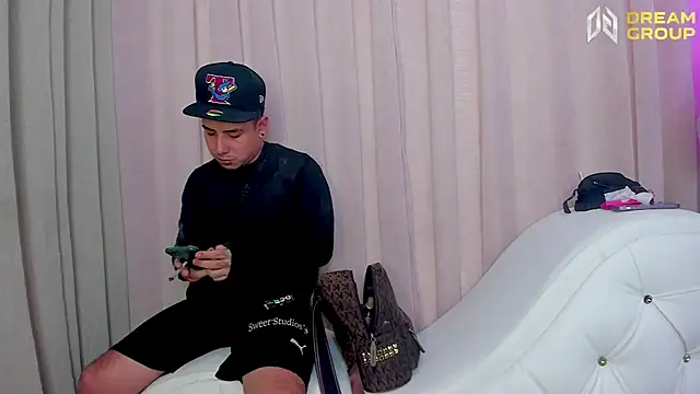 Yourslust  online show from 04-26-26, 08:06