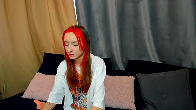 Snapshot of Doris_Scott chatting on 01-11-25, 08:22 Doris Scott online show from 01-11-25, 08:22