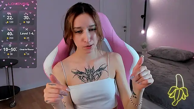 Snapshot of Doris_Scott chatting on 03-21-25, 08:06 Doris Scott online show from 03-21-25, 08:06