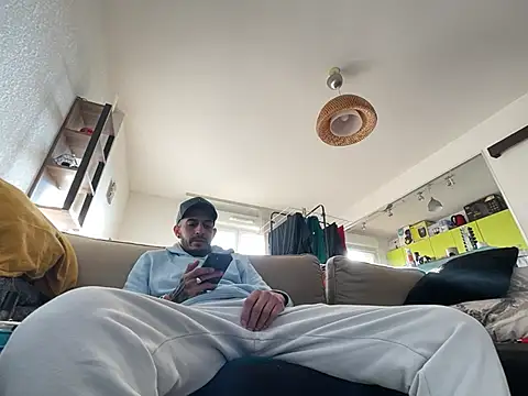 Rebeu313 online show from 01-15-25, 02:35