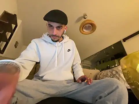 Rebeu313 online show from 03-04-25, 10:16