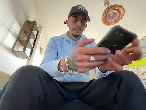 Rebeu313 online show from 03-12-25, 01:40