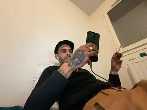 Rebeu313 online show from 10-13-25, 09:37