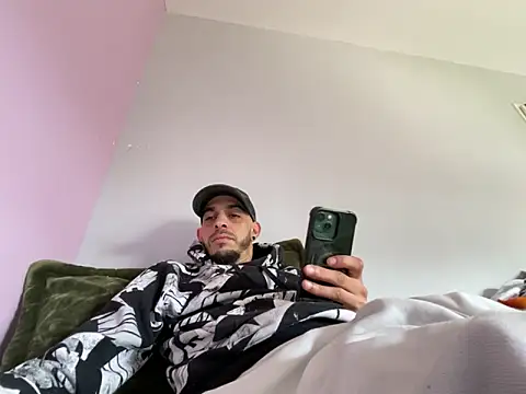 Rebeu313 online show from 03-11-26, 10:32