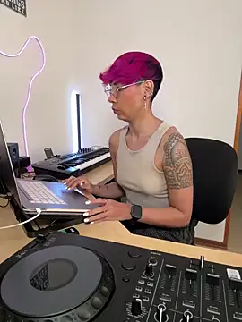 MiaMorgan  online show from 04-21-26, 02:01