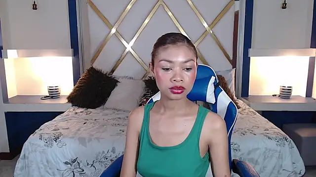 Snapshot of Perla_prg chatting on 02-22-25, 05:02 Perla prg online show from 02-22-25, 05:02