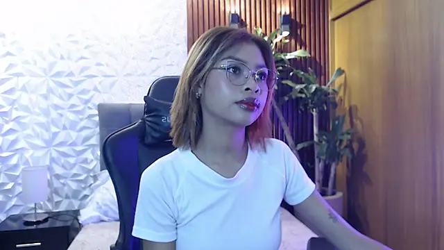 Snapshot of Perla_prg chatting on 02-25-25, 02:00 Perla prg online show from 02-25-25, 02:00