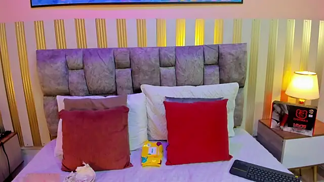 Snapshot of nova_lane chatting on 12-14-25, 07:51 nova lane online show from 12-14-25, 07:51