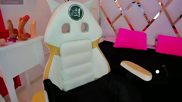 samy  milf online show from 09-26-25, 06:45