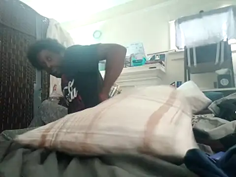 Snapshot of DevinToore chatting on 11-08-25, 07:01 DevinToore online show from 11-08-25, 07:01