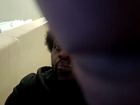 Snapshot of DevinToore chatting on 11-12-25, 06:08 DevinToore online show from 11-12-25, 06:08