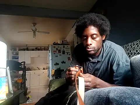 Snapshot of DevinToore chatting on 12-03-25, 06:06 DevinToore online show from 12-03-25, 06:06