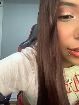 Snapshot of Emily_Clark1 chatting on 12-22-24, 09:55 Emily Clark1 online show from 12-22-24, 09:55