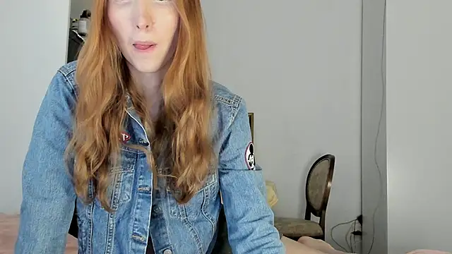 Snapshot of LisaIcon chatting on 10-02-25, 01:51 LisaIcon online show from 10-02-25, 01:51