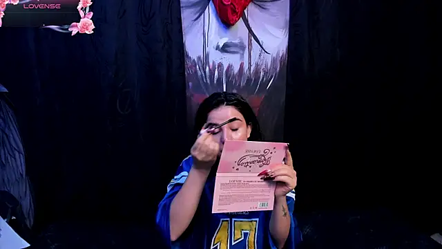 Snapshot of Kylie-fox chatting on 09-30-25, 10:37 Kylie-fox online show from 09-30-25, 10:37