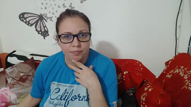 LadyHellene online show from 02-13-25, 06:05