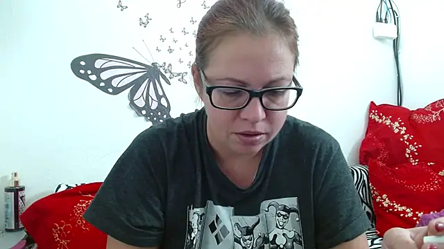 LadyHellene online show from 11-15-25, 06:55