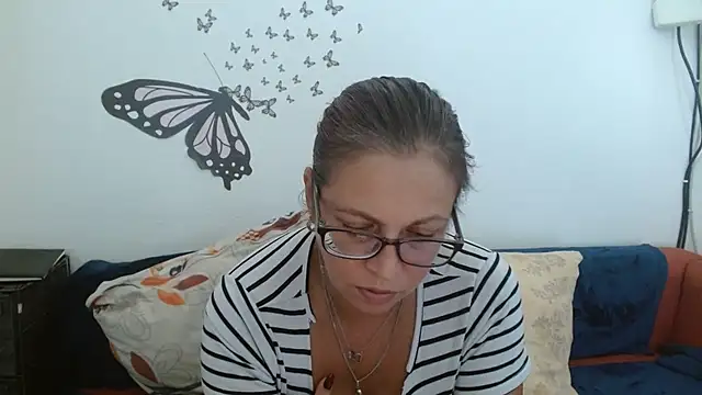 Snapshot of LadyHellene chatting on 07-16-26, 04:40 LadyHellene online show from 07-16-26, 04:40