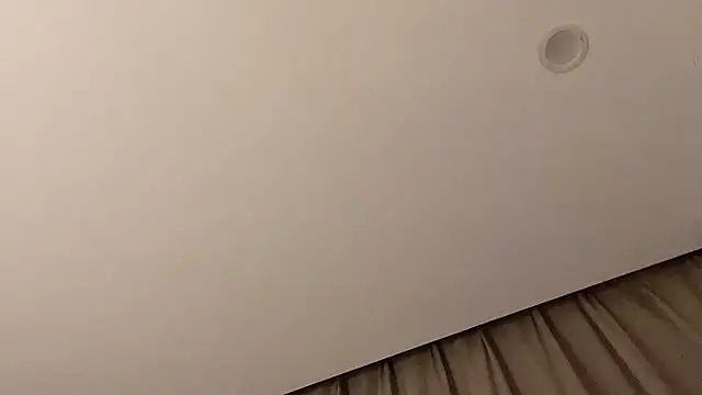 Snapshot of Arrebo1 chatting on 12-15-25, 01:04 Arrebo1 online show from 12-15-25, 01:04