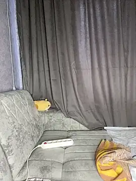 Snapshot of Lola_Hale chatting on 12-18-25, 06:30 Lola Hale online show from 12-18-25, 06:30