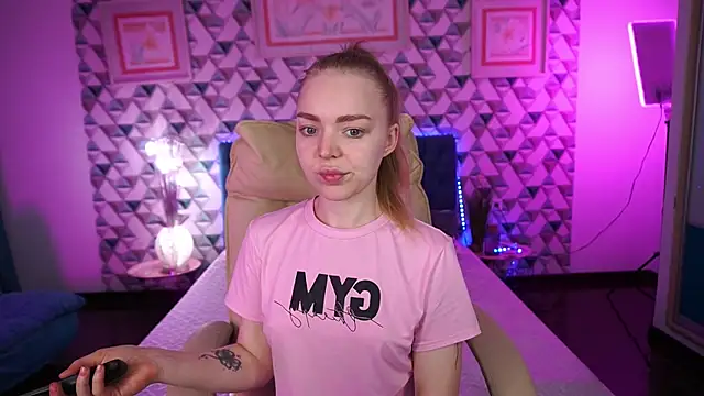 EmilySunshineS online show from 04-11-26, 12:31