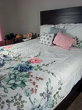 FragrantWind5 online show from 10-17-25, 03:58