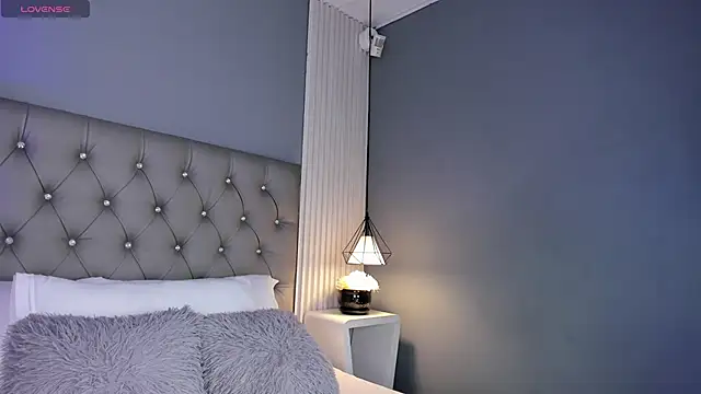 VioletthaRous online show from 03-28-26, 10:42